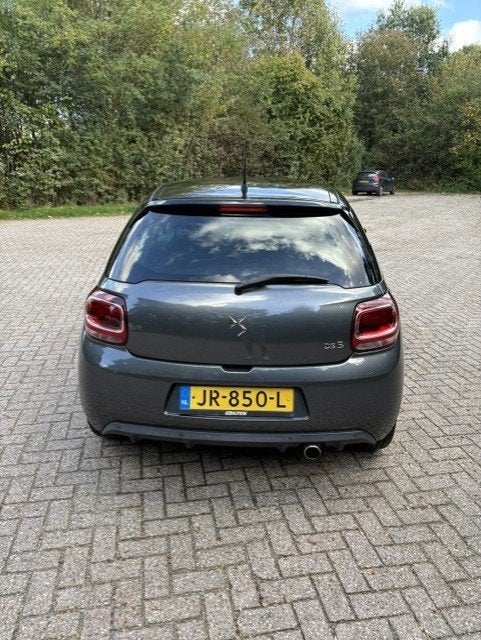 DS 3 1.2 Puretech 82pk Drive Efficiency 2016 Grijs, Auto's, Voorwielaandrijving, Radio, 1199 cc, Leder en Stof