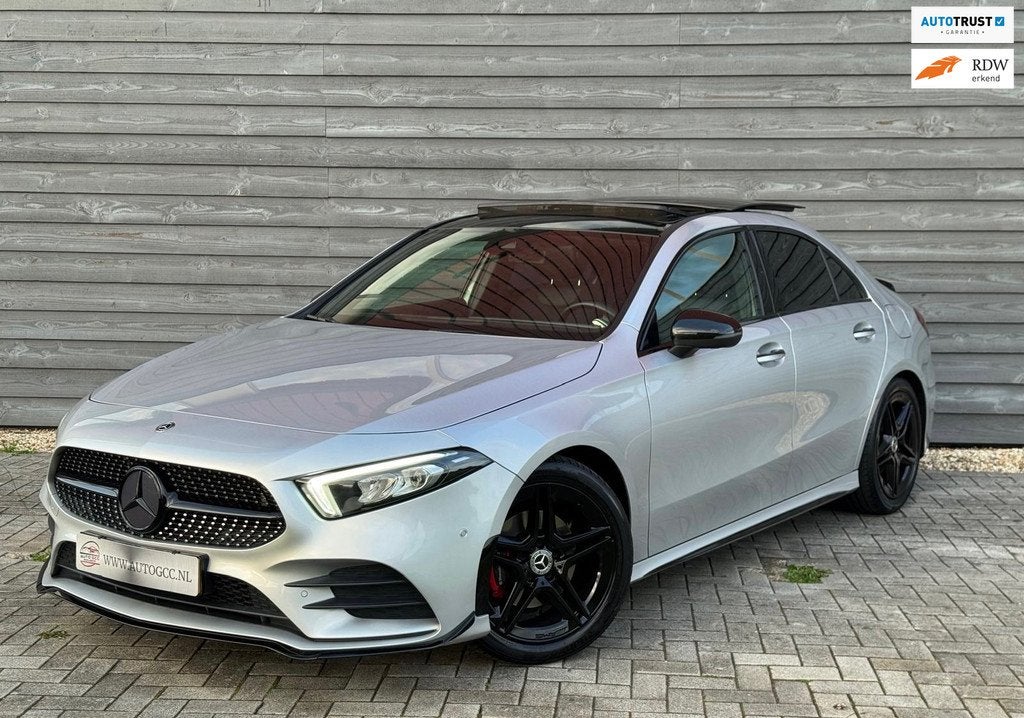 Mercedes-Benz A-klasse 200 AMG PANO NIGHTPACK SFEER CAMERA B, Auto's, Gebruikt, Euro 6, 4 cilinders, 163 pk