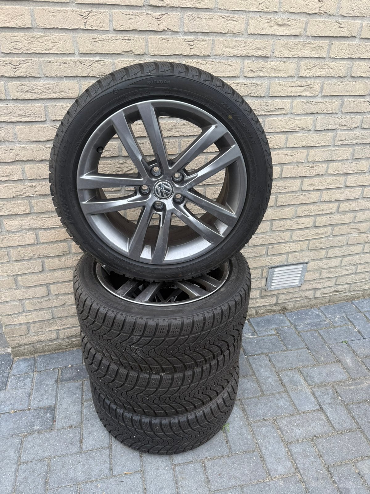 Volkswagen polo highline velgen met winterbanden, Auto-onderdelen, Banden en Velgen, Ophalen, Velg(en), 16 inch, Winterbanden