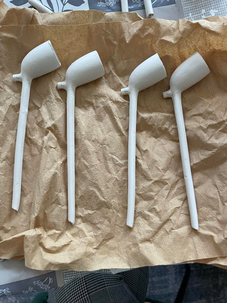 Set van 4 Witte Klei Pijpjes, Ophalen of Verzenden