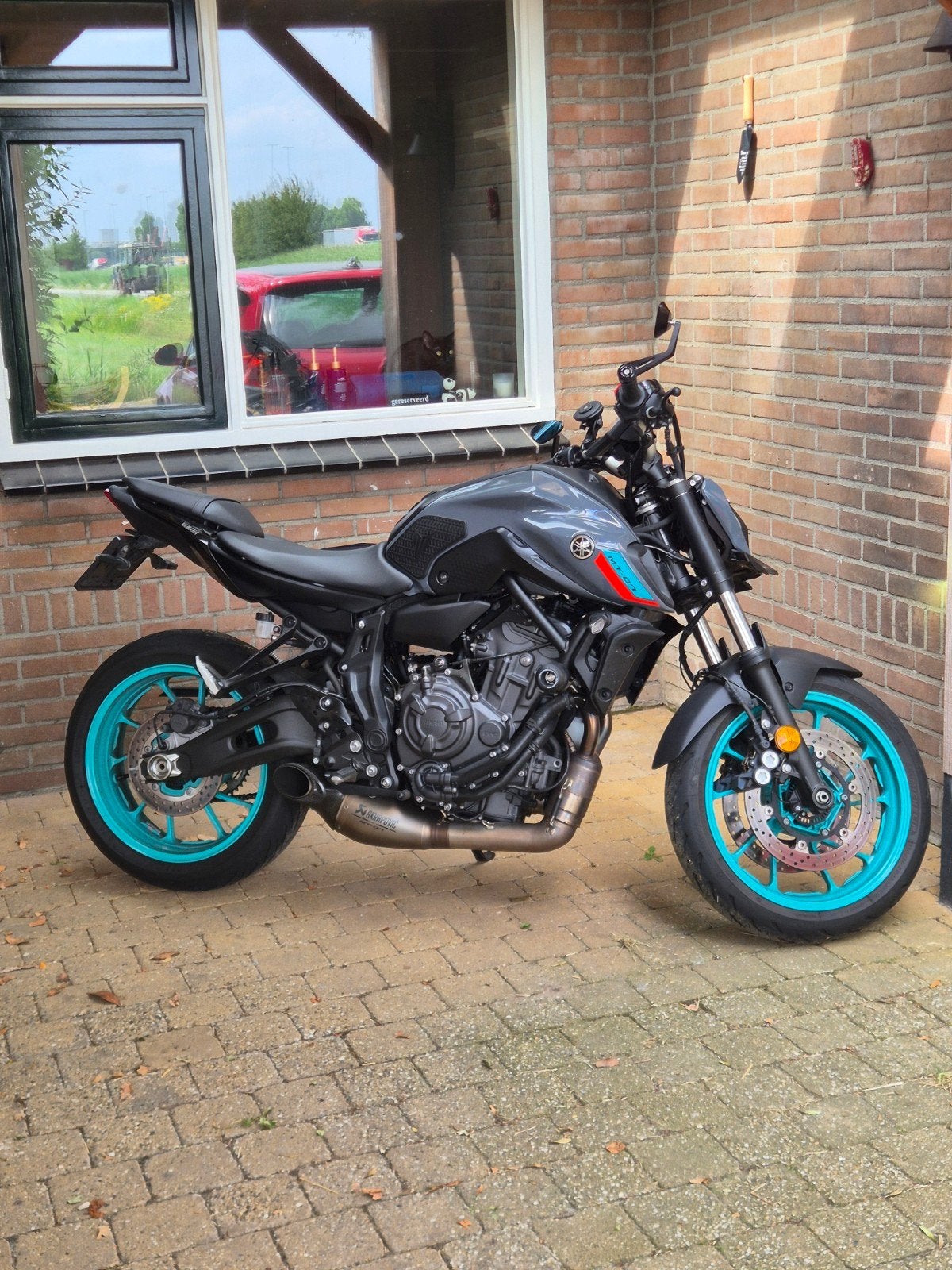 Yamaha MT-07 A2 2024 Cyan Storm - Akrapovic uitlaat, Motoren, Onderdelen | Yamaha, Ophalen of Verzenden, Gebruikt