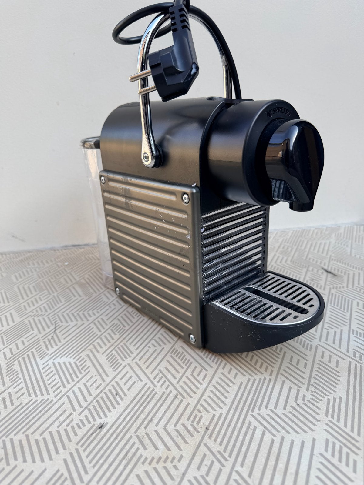Nespresso C60 Koffiemachine - Zo goed als nieuw, Witgoed en Apparatuur, Koffiezetapparaten, Espresso apparaat, Ophalen of Verzenden