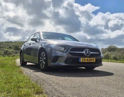 Mercedes-Benz A-Klasse A 180 136pk 7G-DCT 2019 Grijs, Auto's, 136 pk, 4 cilinders, Leder en Stof, Origineel Nederlands