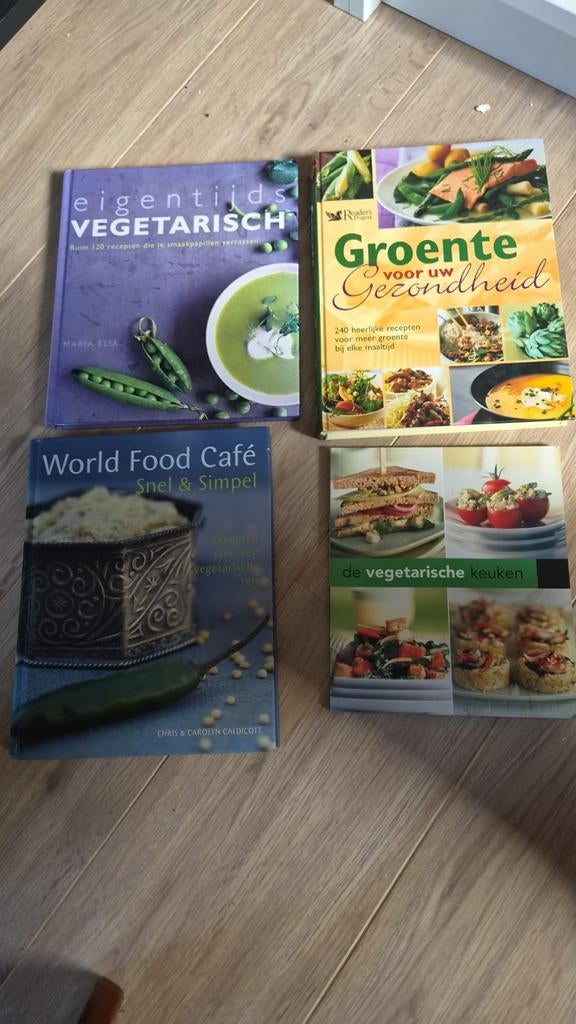 4 vega kookboeken, Ophalen of Verzenden, Zo goed als nieuw, Gezond koken