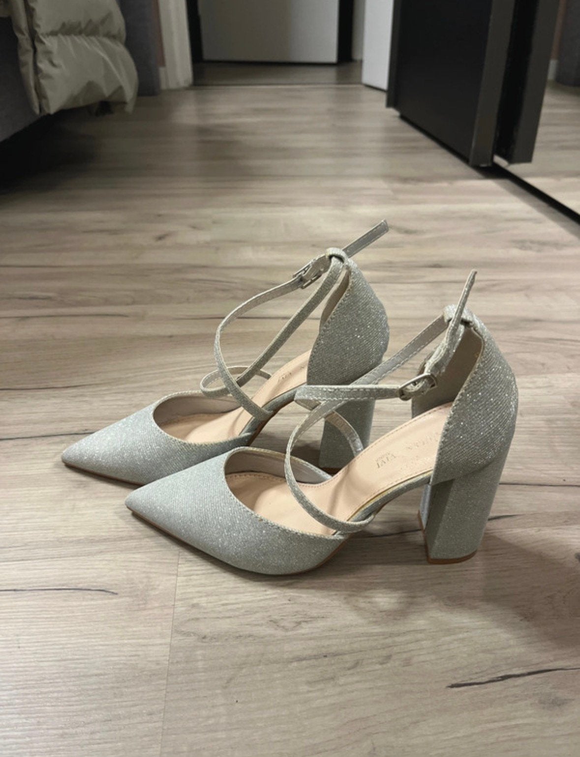 Queen Vivi Zilveren Glitter Hakken / Pumps met Enkelbandje, Overige kleuren, Verzenden, Zo goed als nieuw, Schoenen met hoge hakken