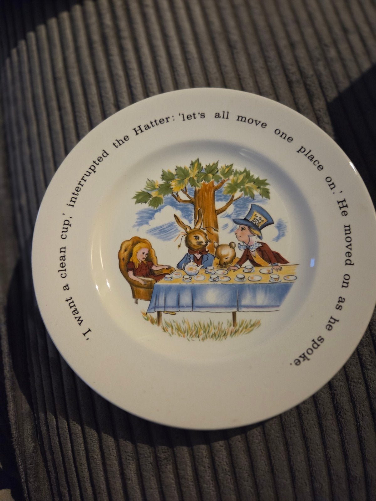 alice in wonderland bordje en eierdopje Johnson bros, Antiek en Kunst, Ophalen of Verzenden
