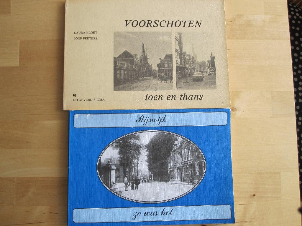 2 boekjes over oude ansichtkaarten, Rijswijk en Voorschoten., Boeken, Ophalen of Verzenden, Gelezen