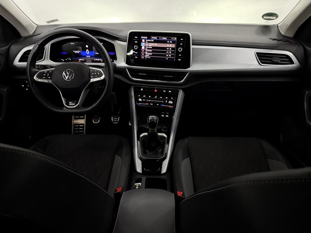Volkswagen T-Roc 1.5 TSI Life Business Apple carplay, Parkee, Voorwielaandrijving, 4 cilinders, 150 pk, Leder en Stof