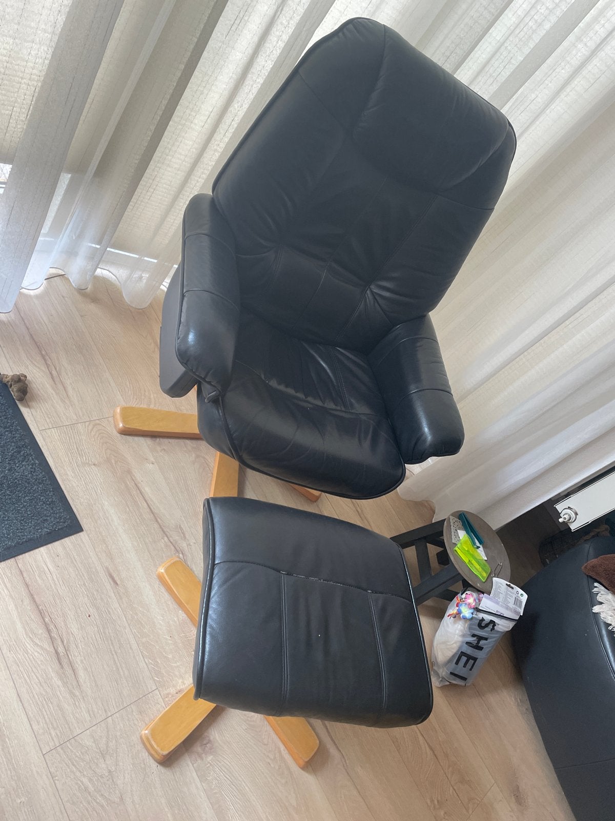 Zwarte Leren Relaxfauteuil met Voetenbank, Ophalen, Gebruikt, Leer, 75 tot 100 cm