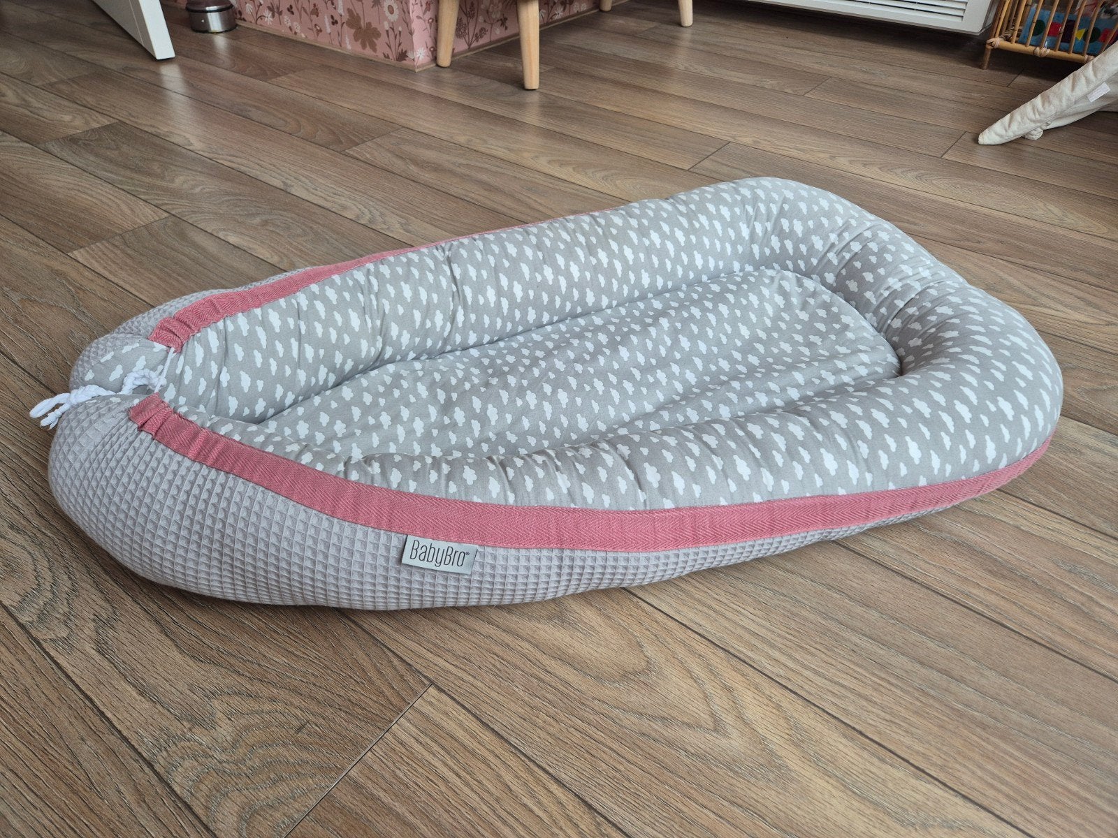 BabyBro babynestje grijs/roze wafelstof, Ophalen, Zo goed als nieuw, Overige typen