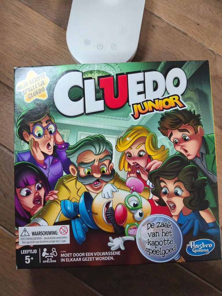 Cluedo junior, Hobby en Vrije tijd, Gezelschapsspellen | Bordspellen, Ophalen of Verzenden, Gebruikt