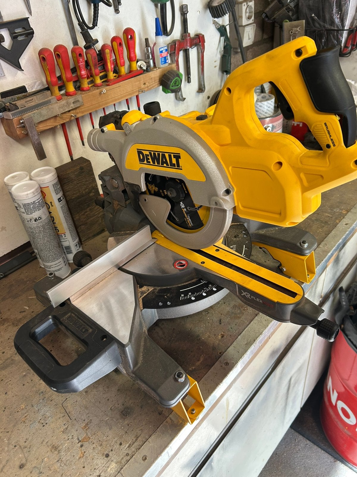 Dewalt afkortzaag 54v, 70 mm of meer, Ophalen of Verzenden, Zo goed als nieuw, Afkortzaag
