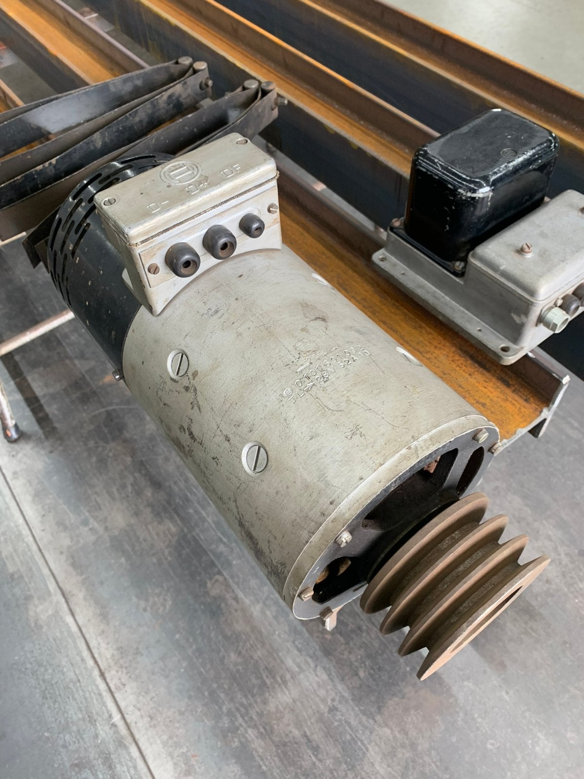 BOSCH Dynamo 28 Volt 62A, Ophalen, Nieuw