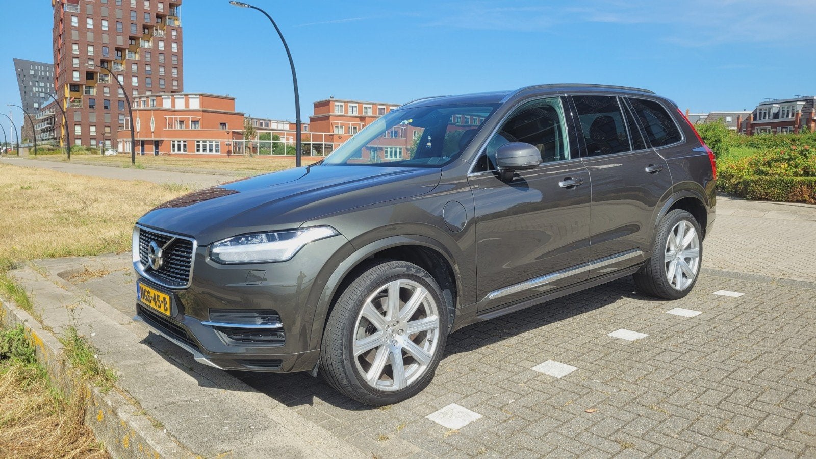 Volvo XC90 2.0 T8 Twin Engine AWD Pi-hy AUT 2018  7 persoons, 4 cilinders, 1969 cc, 320 pk, 7 stoelen