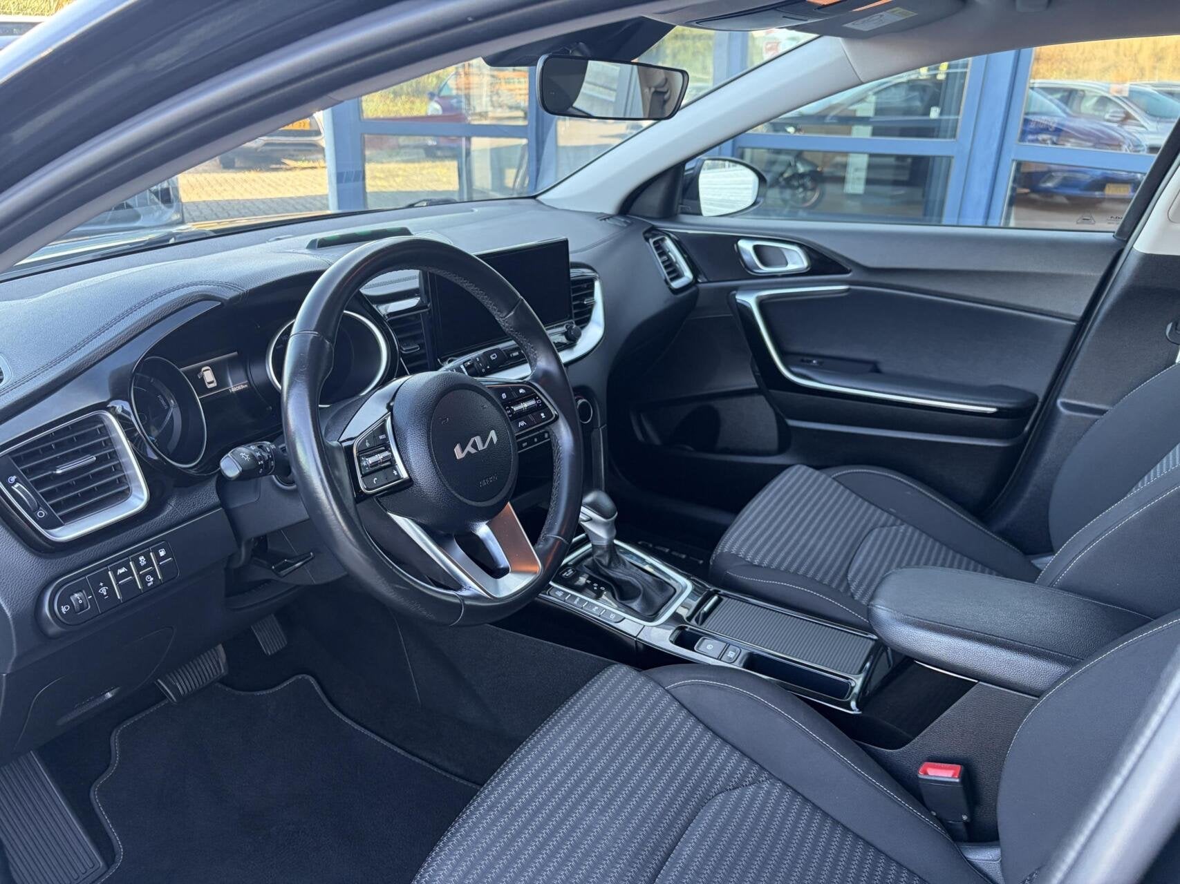 Kia Ceed Sportswagon 1.6 GDI PHEV DynamicPlusLine Automaat, Stof, Gebruikt, Met garantie (alle), Zwart