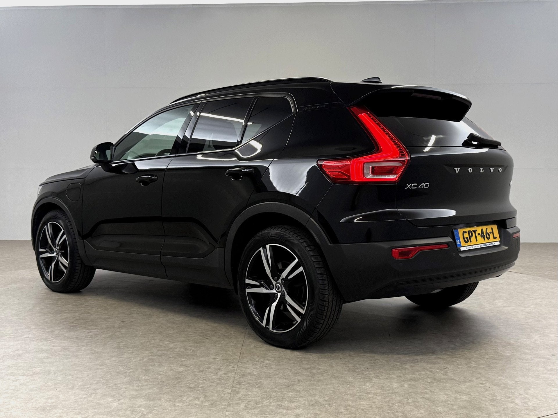 Foto 3 van Volvo XC40 1.5 T5 Recharge R-Design | 360 | Virtual | Carp