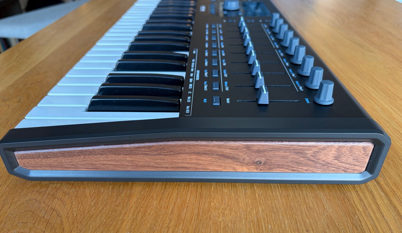 Foto 4 van Arturia Keylab 61 MKII MIDI Controller - Zo goed als nieuw