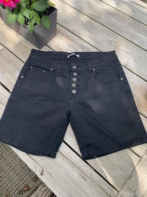 Place du jour jeans short zwart maat 42, Kleding | Dames, Ophalen of Verzenden, Gedragen, Zwart, W33 - W36 (confectie 42/44)