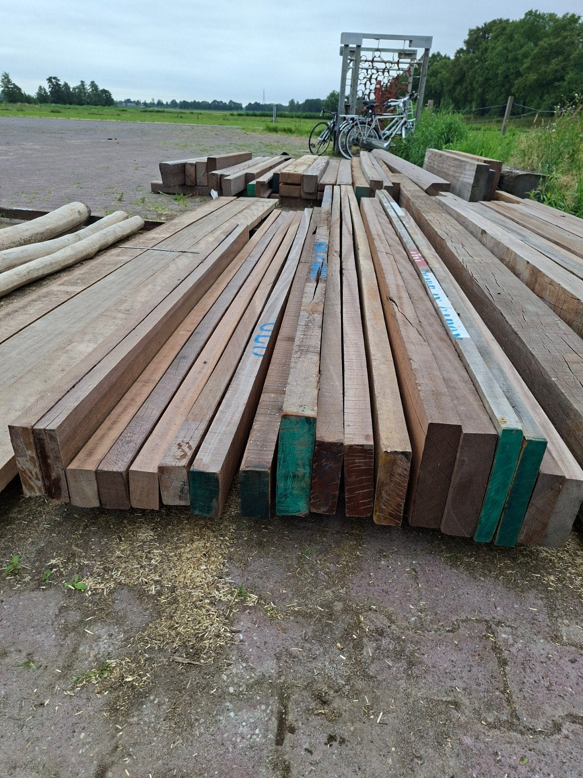 Dikke Azobe planken b-keus, Ophalen, 25 tot 50 mm, Zo goed als nieuw, Plank
