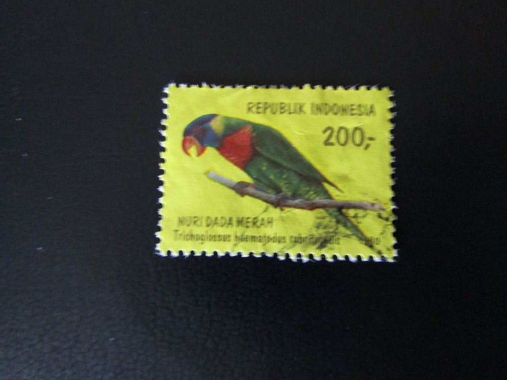 Postzegel Vogel: Regenboog-Lori uit Indonesië, Ophalen of Verzenden, Gestempeld, Dier of Natuur