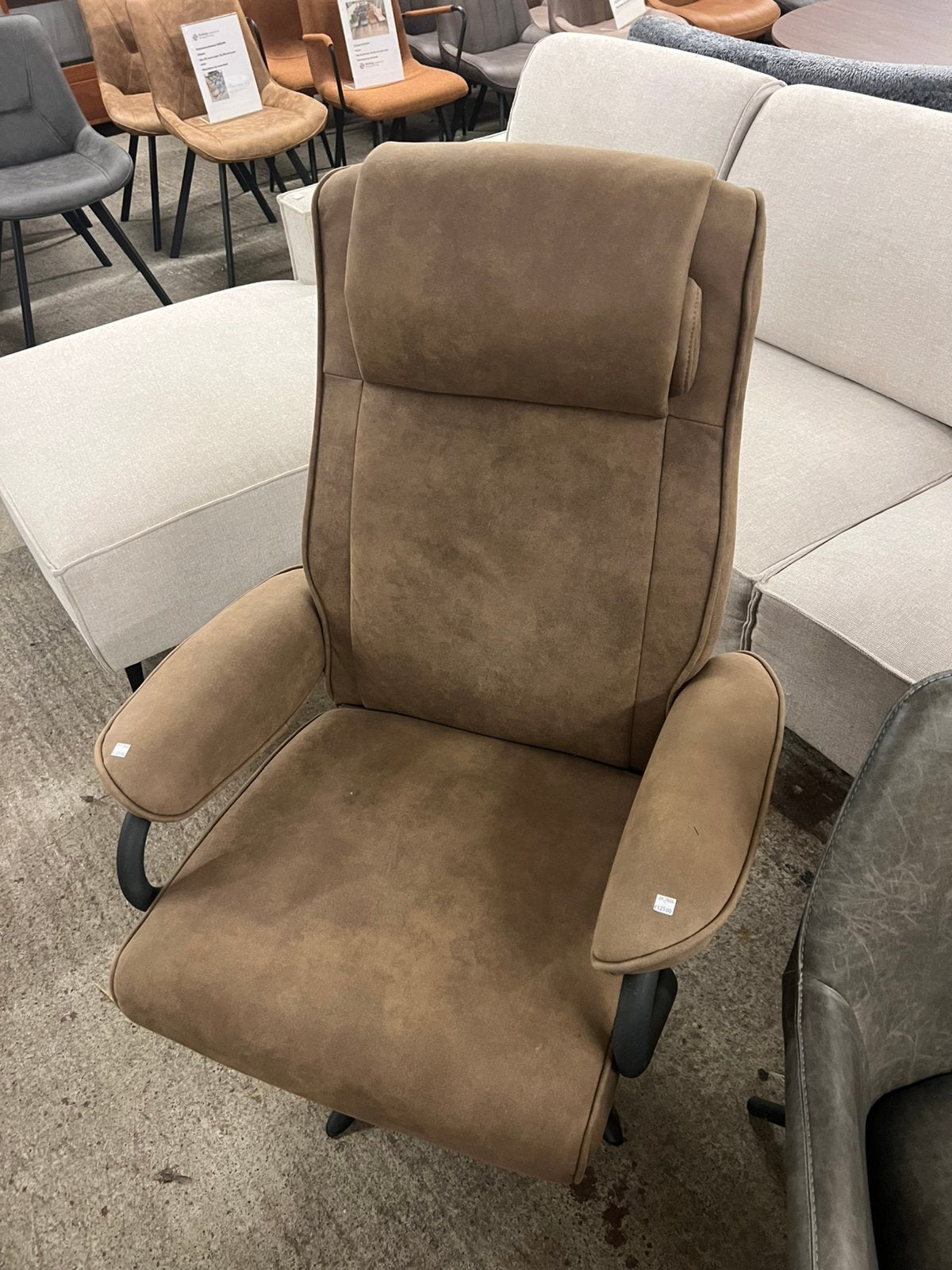 Taupe relaxfauteuil, Ophalen, ., 75 tot 100 cm, Zo goed als nieuw
