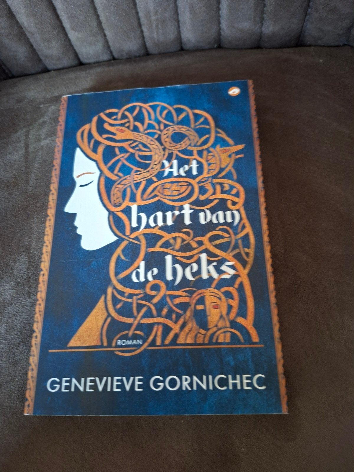 Het hart van de heks - Genevieve Gornichec, Ophalen of Verzenden, Zo goed als nieuw, Genevieve Gornichec