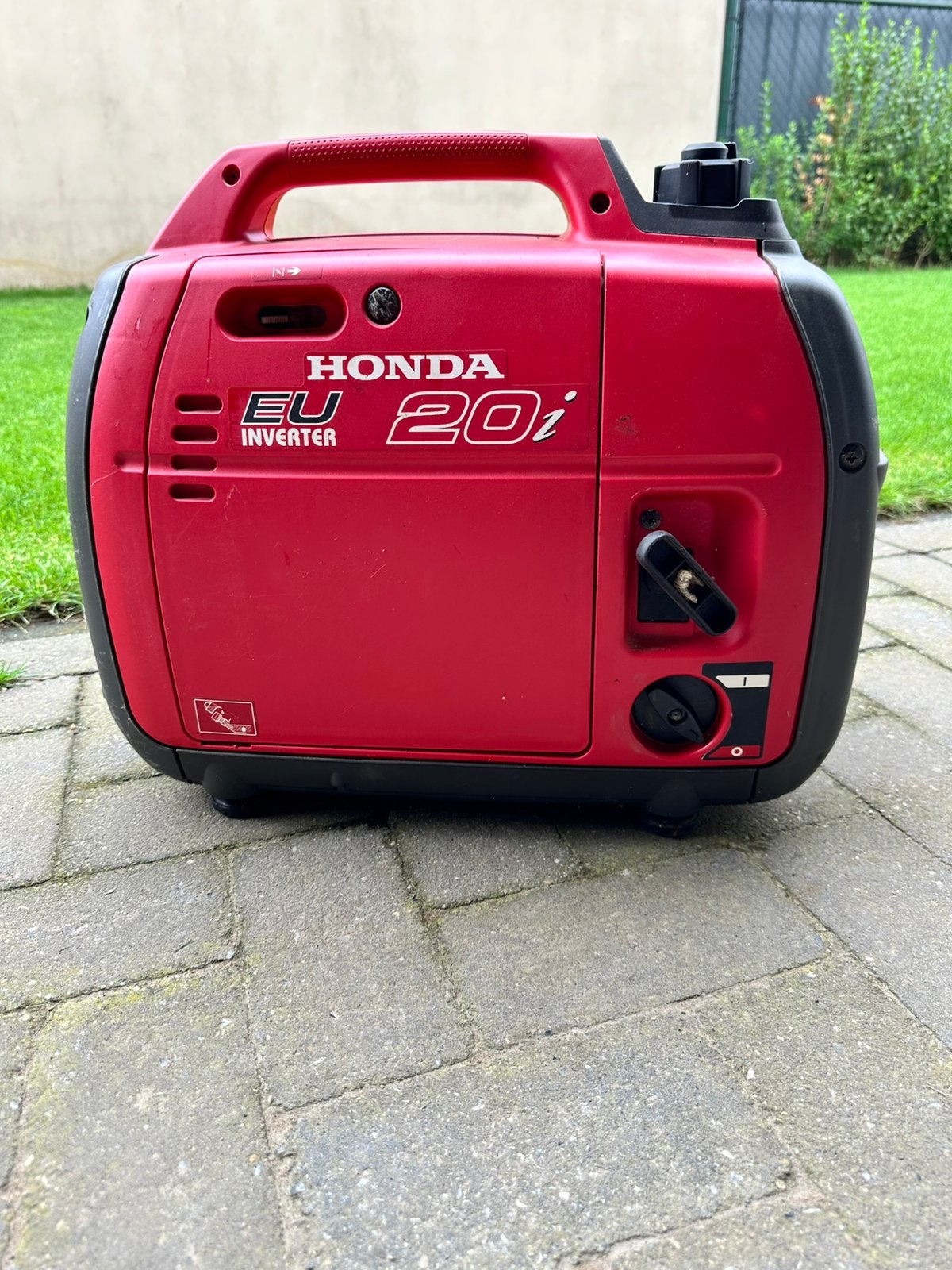 Honda EU 20i aggregraat, Doe-het-zelf en Verbouw, Aggregaten, Ophalen, Zo goed als nieuw, Minder dan 5 kVA, Benzine