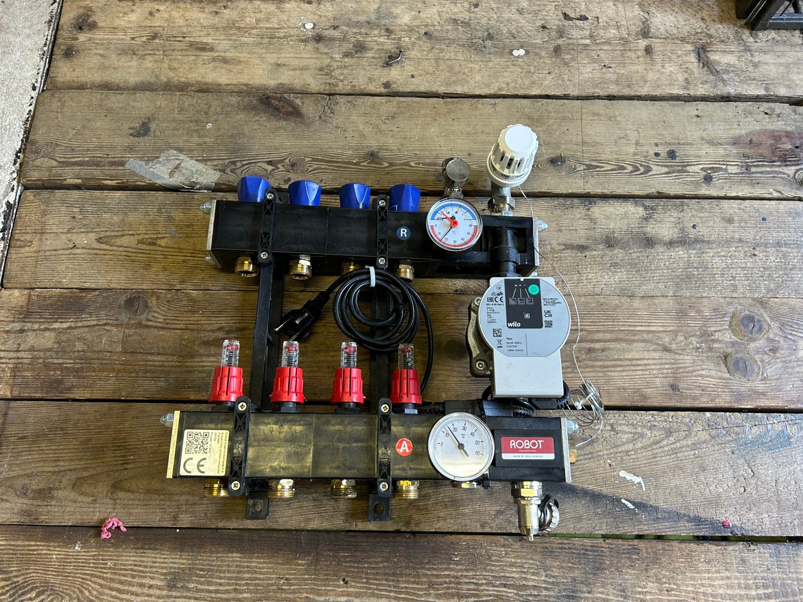 Robot LTVC Composiet 4 groepen vloerverwarming verdeler 2023, Doe-het-zelf en Verbouw, Verwarming en Radiatoren, Minder dan 30 cm