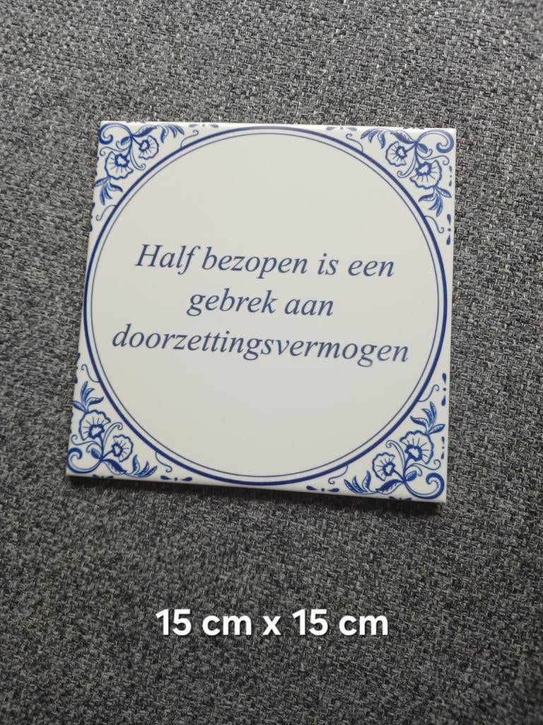 Delfts blauw tegeltje met spreuk - 15x15 cm, Antiek en Kunst, Antiek | Wandborden en Tegels, Ophalen of Verzenden