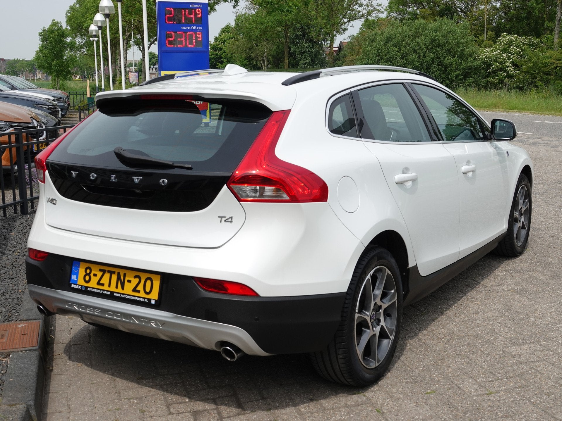 Volvo V40 Cross Country 1.6 T4 180PK Ocean Race PANO | VOL L, Auto's, Volvo, Voorwielaandrijving, Gebruikt, Automatische klimaatregeling