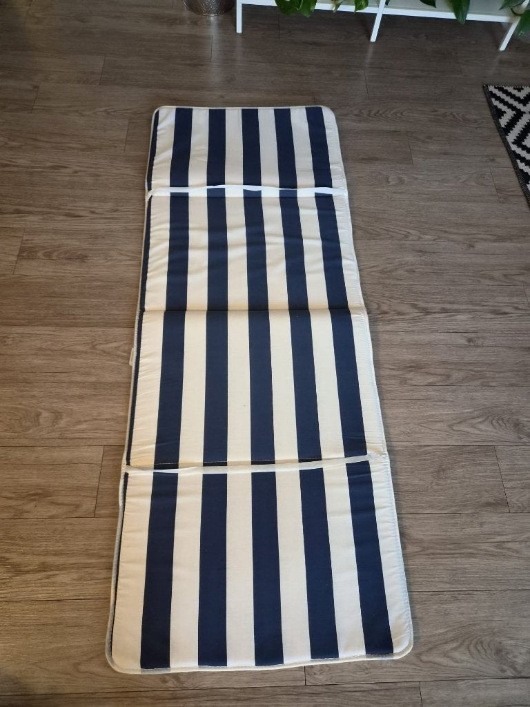 Navy and white striped folding sun lounger cushion - New, Ophalen