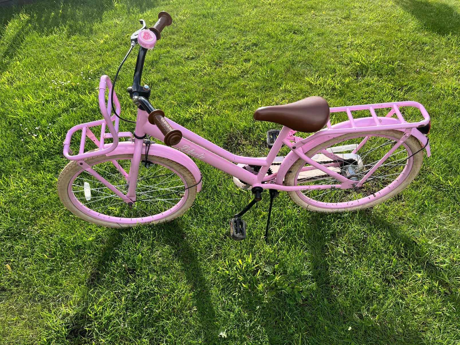 Roze kinderfiets met voordrager, Ophalen, Gebruikt, Terugtraprem, 20 inch of meer
