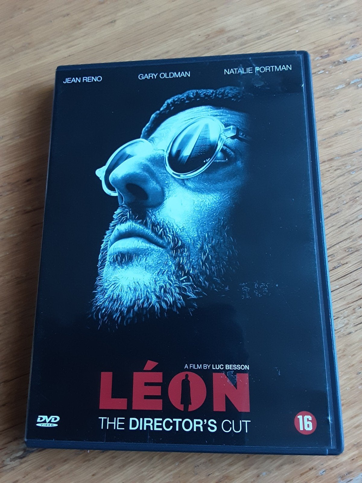 Leon, Vanaf 16 jaar, Ophalen, Zo goed als nieuw, Thrillers en Misdaad