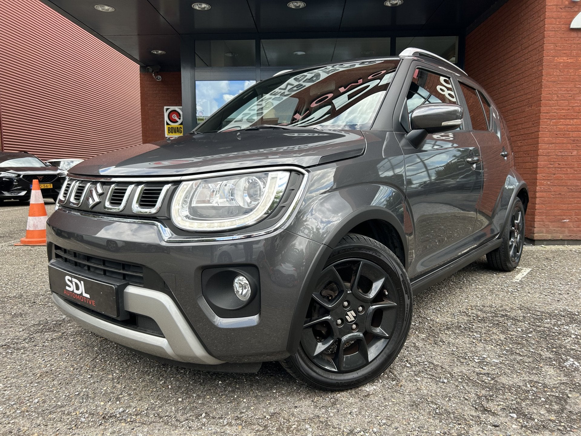 Suzuki Ignis 1.2 Smart Hybrid Style // NAVI + CARPLAY // CAM, 83 pk, Stof, Zwart, 4 cilinders