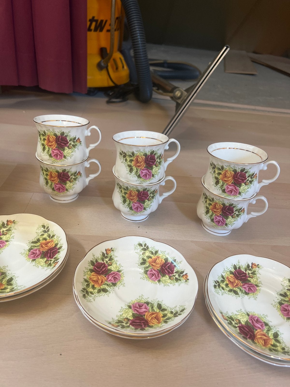 6x Vintage theekopjes en schotels met rozenmotief, Ophalen