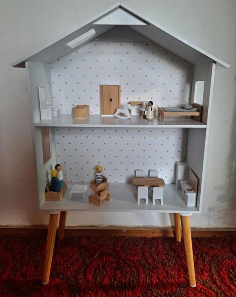 Petite Amélie houten poppenhuis / kastje, Ophalen