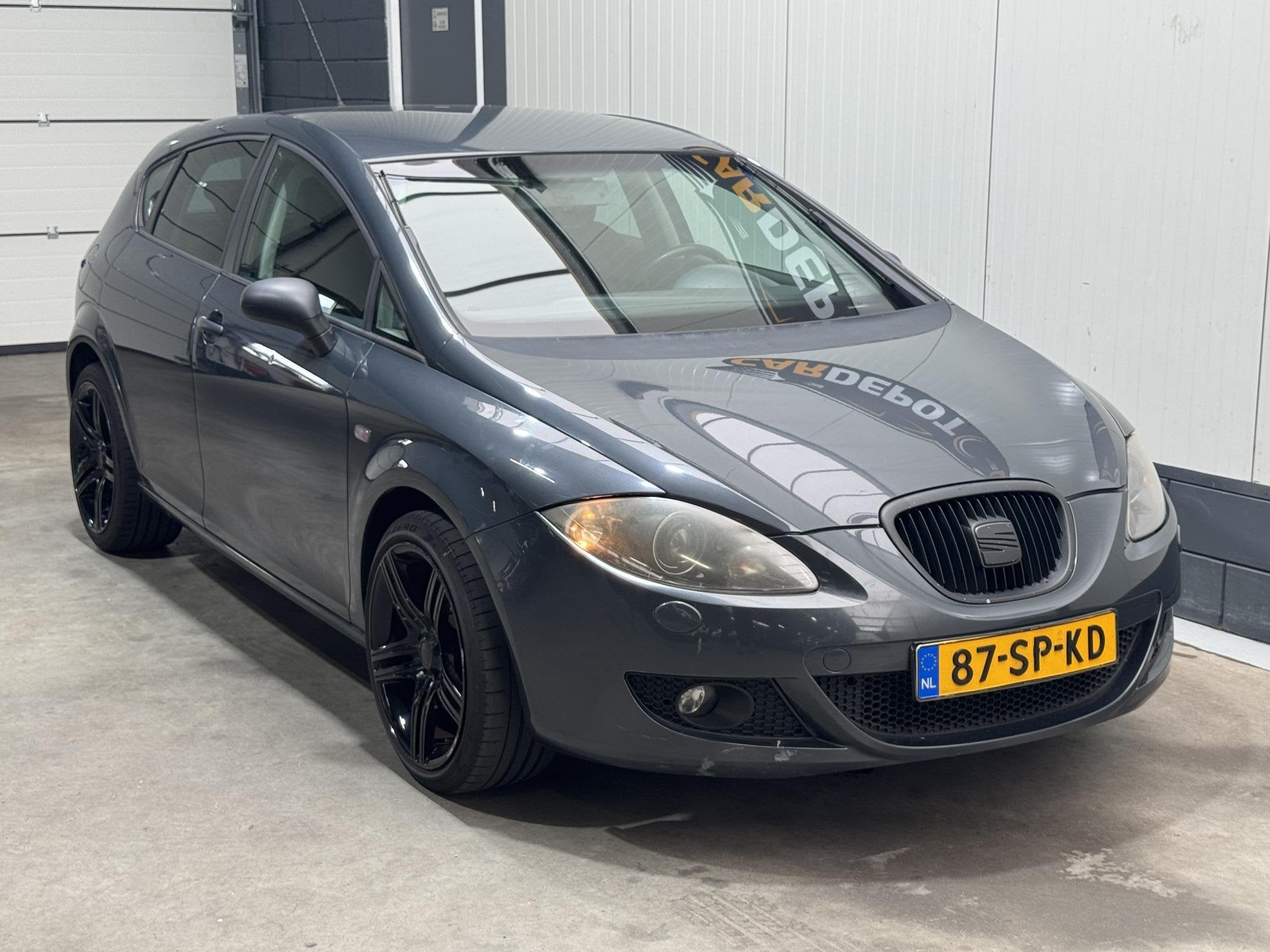 SEAT Leon 2.0 FSI Stylance, Auto's, Voorwielaandrijving, Stof, Gebruikt, Zwart
