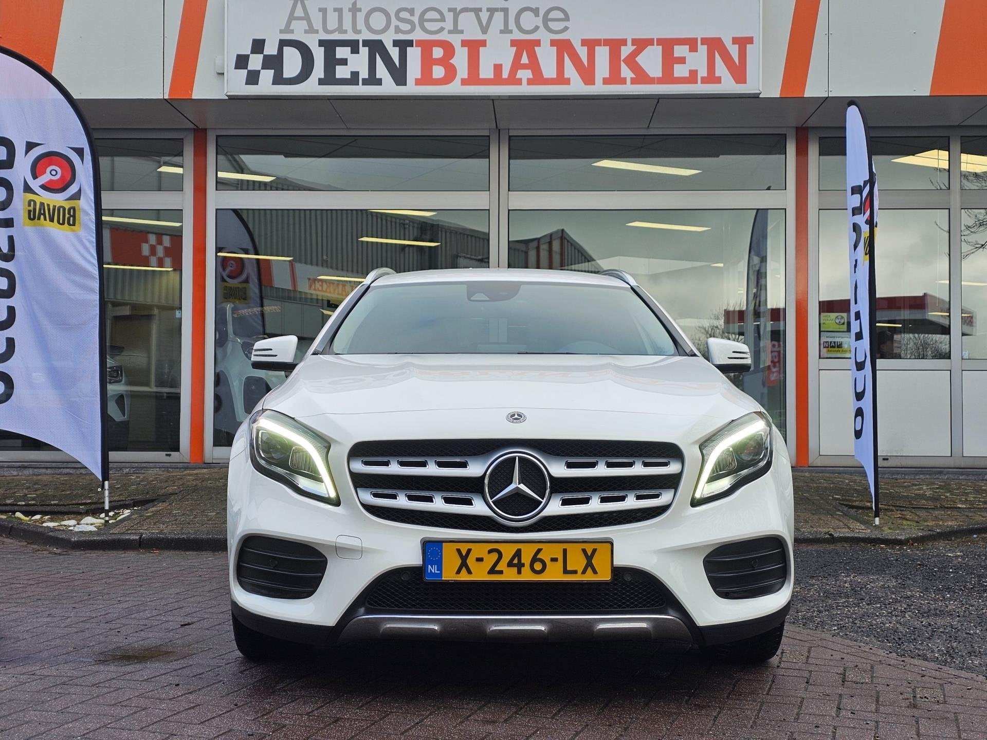 Mercedes-Benz GLA-klasse 200 AMG Business Solution Automaat, Auto's, Dealer onderhouden, Gebruikt, 715 kg, Wit
