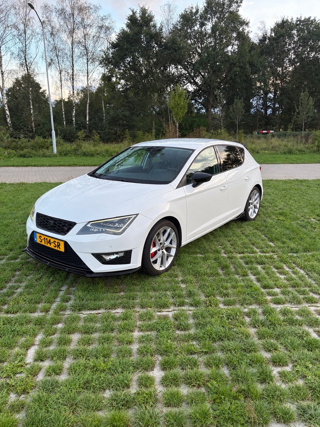Seat Leon 1.4 TSI 103KW 2013 Wit, Auto's, Voorwielaandrijving, 1131 kg, Zwart, 4 cilinders