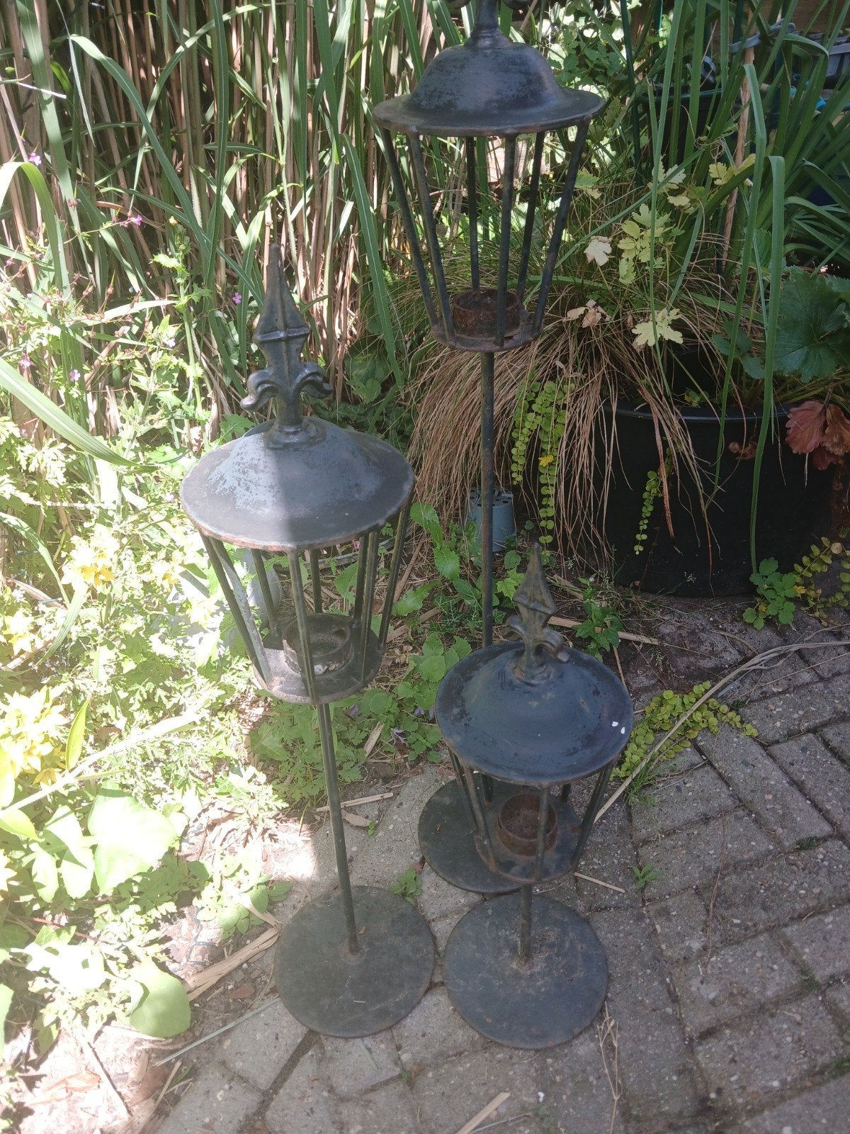 3 zware gietijzeren lantaarns, Tuin en Terras, Ophalen, Gebruikt, Staande lamp, Netvoeding