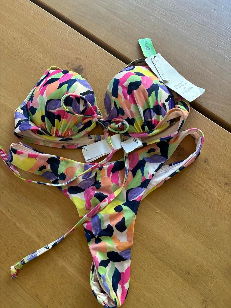 Hunkemöller bikini nw 75B of 80 C tanga M Brazilian S nieuw, Ophalen of Verzenden, Nieuw, Overige kleuren, Bikini