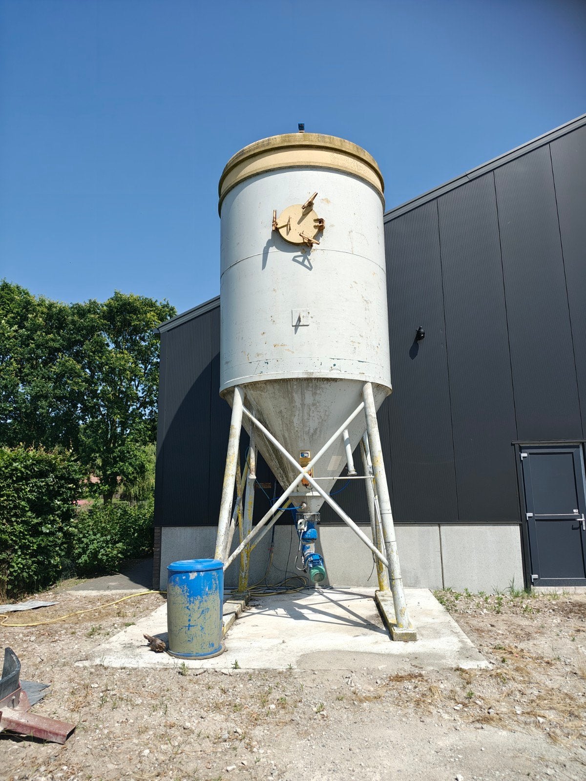 Stalen silo, Ophalen