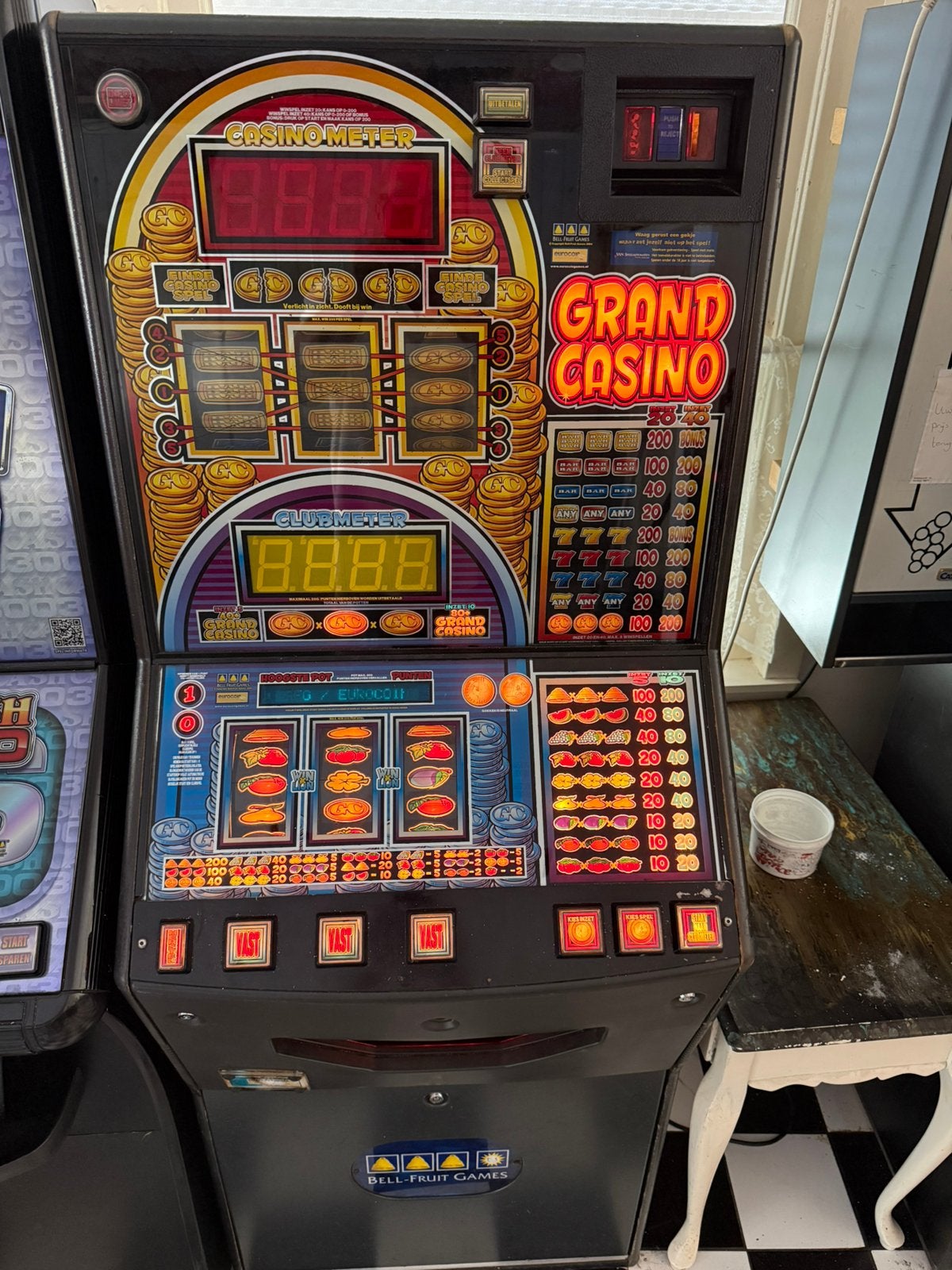 Grand casino gokkast, Verzamelen, Euro, Ophalen, Zo goed als nieuw