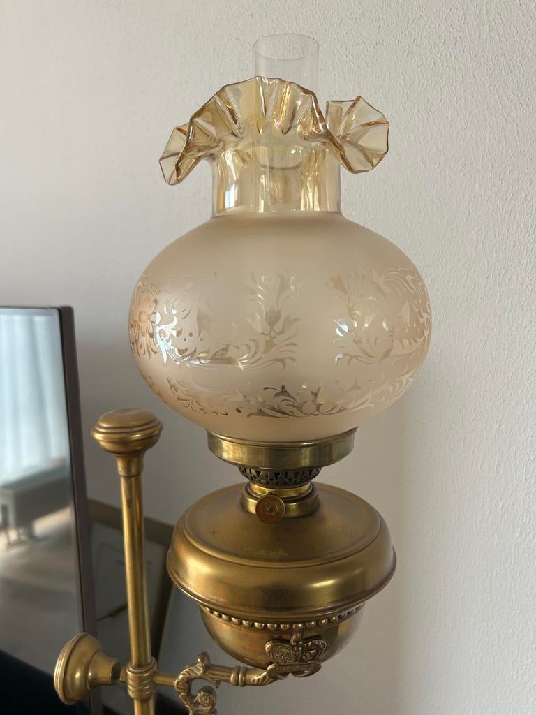 Oude olielamp met glazen kap, Antiek en Kunst, Antiek | Lampen, Ophalen of Verzenden