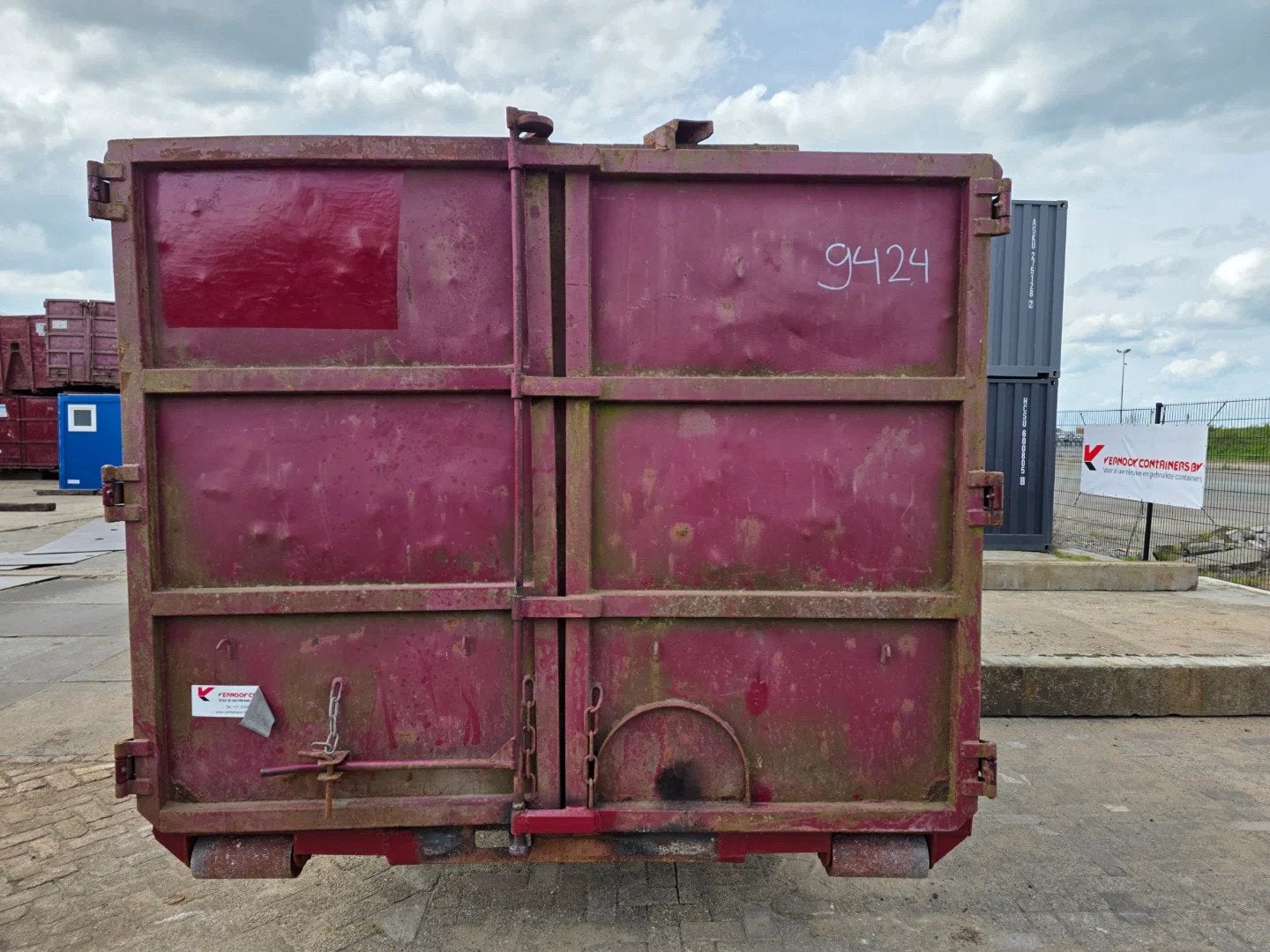 VERNOOY AFZETCONTAINER 9424, Dave Vernooij, Dave@vernooy.nl, Kellensedwarsweg 9
4004JKC  Tiel, NL