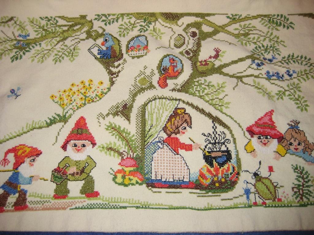 Handgeborduurd bild om in de kinderkamer op te hangen (153), Ophalen of Verzenden, Zo goed als nieuw, Wanddecoratie