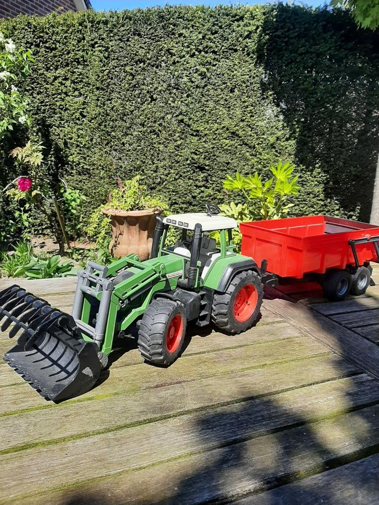 Fendt Favorit 926 met kiepwagen bruder, Ophalen of Verzenden, Gebruikt
