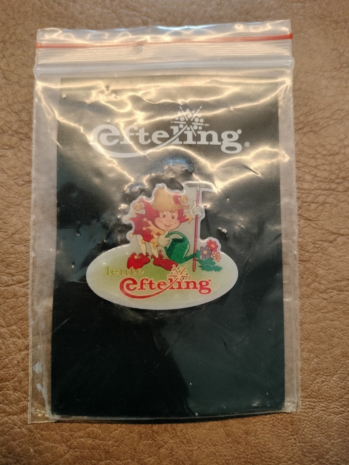 Efteling pin: Lente Efteling, Verzamelen, Efteling, Verzenden, Zo goed als nieuw, Button of Speldje