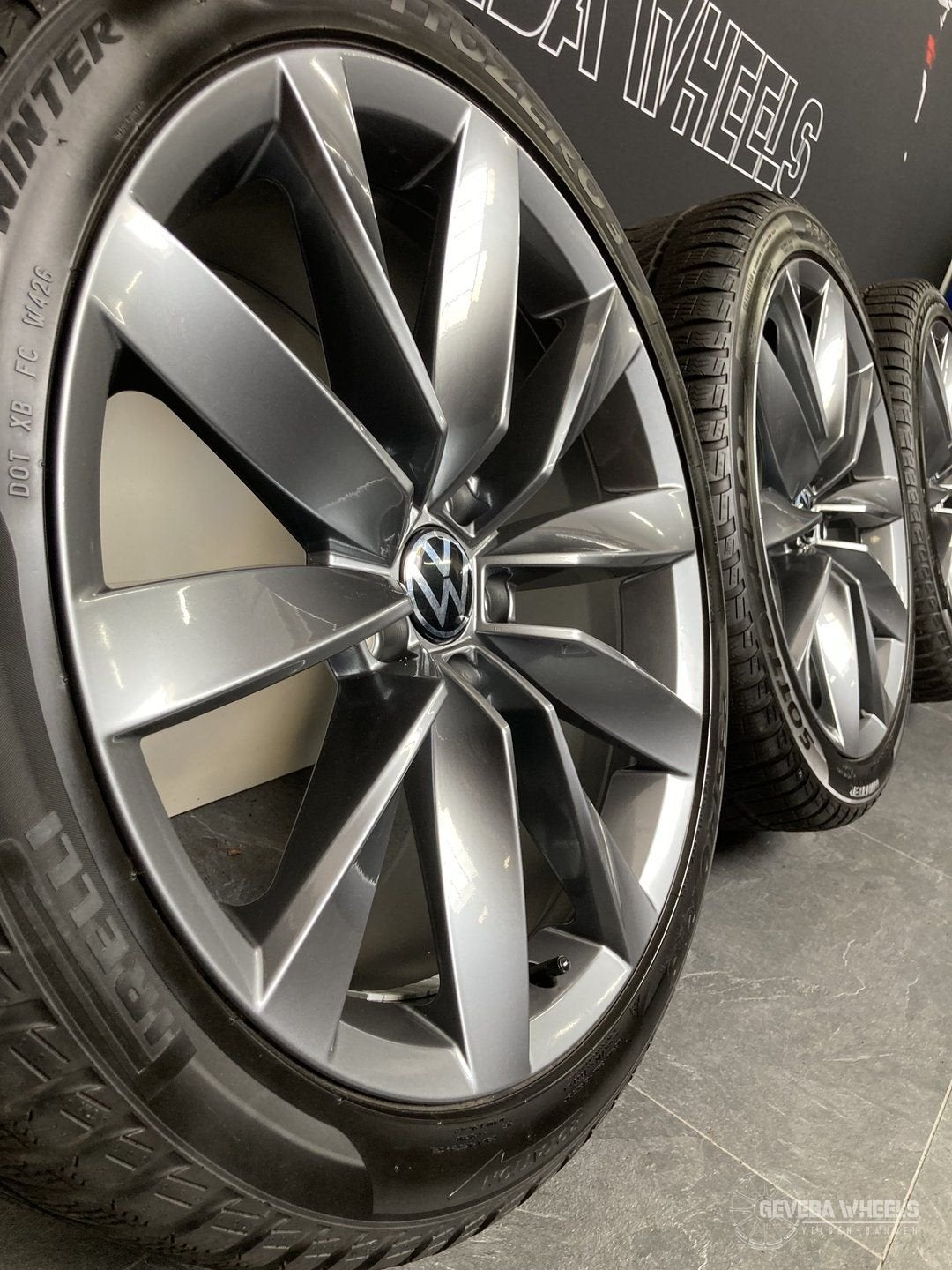 19” originele Volkswagen Passat / Arteon velgen winterbanden, Auto-onderdelen, 19 inch, Gebruikt, -, -