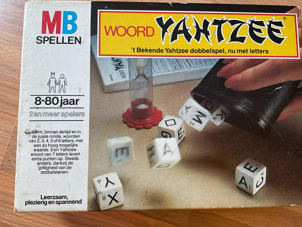 Woord Yahtzee - Het bekende dobbelspel, nu met letters, Hobby en Vrije tijd, Gezelschapsspellen | Bordspellen, Gebruikt, Een of twee spelers